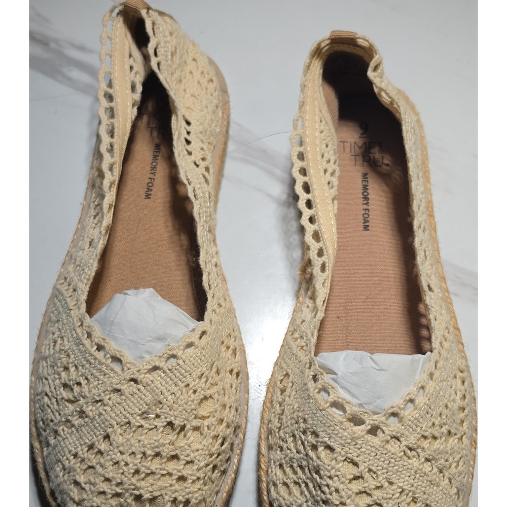 Time and Tru Women's Beige Crochet Slip-On Ballet Flats Round Toe Memory Foam 9